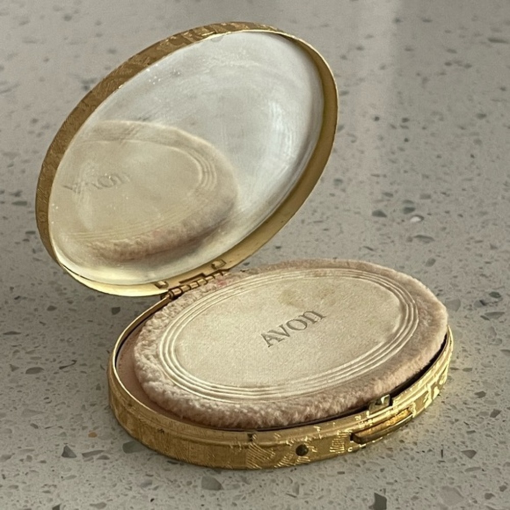 Vintage makeup compact case AVON preowned